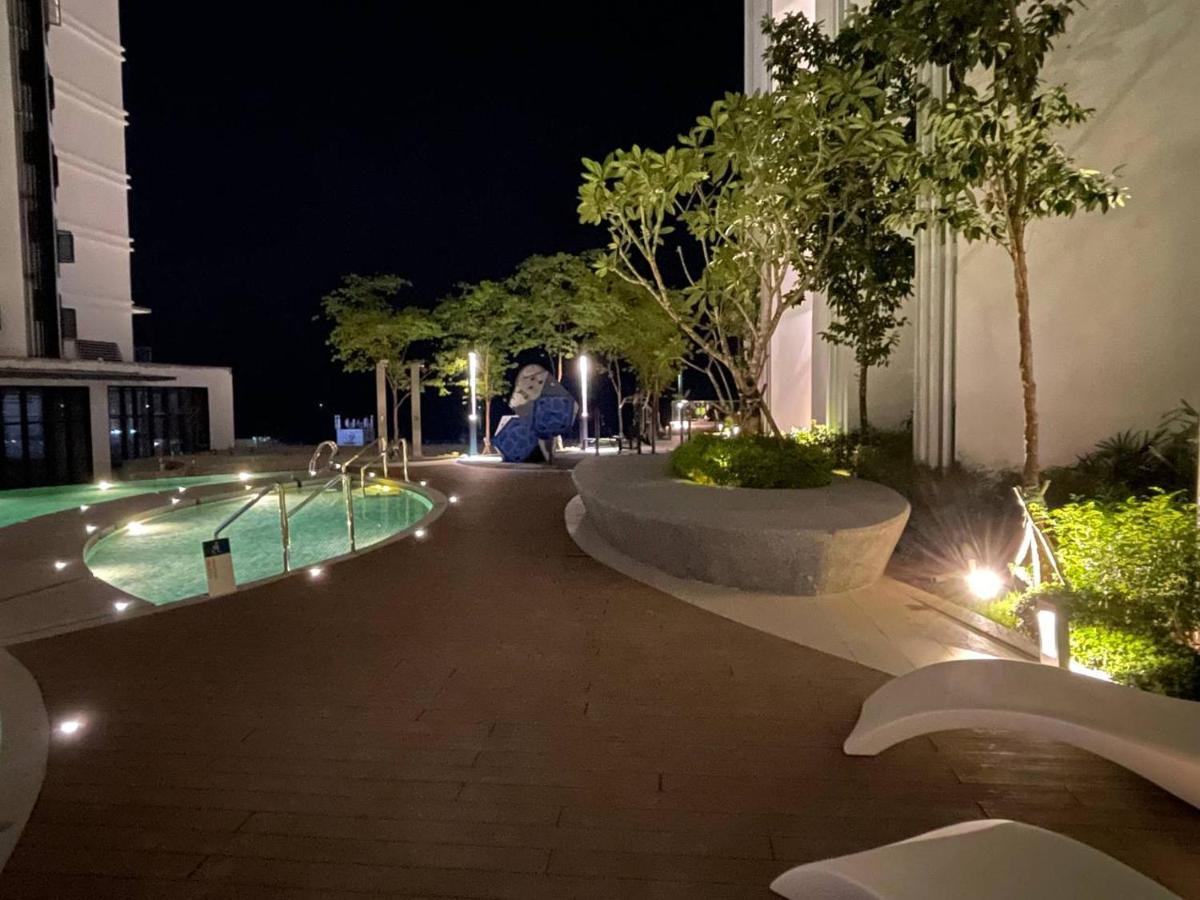 Sunset Seaview Studio Apartment At Kota Kinabalu City Centre Exterior foto
